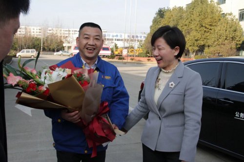 副市长龙小红莅临九游会·AG·「中国」官方网站新春走访慰问