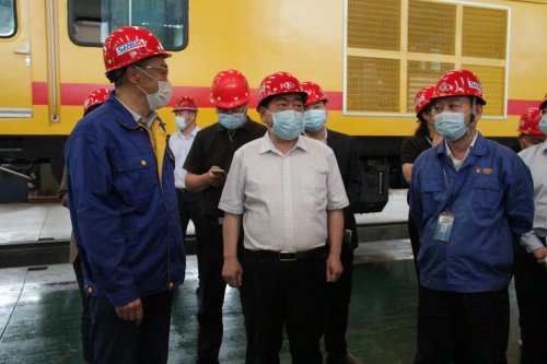 襄阳市副市长李德璋一行莅临九游会·AG·「中国」官方网站重工开展工业企业调研工作