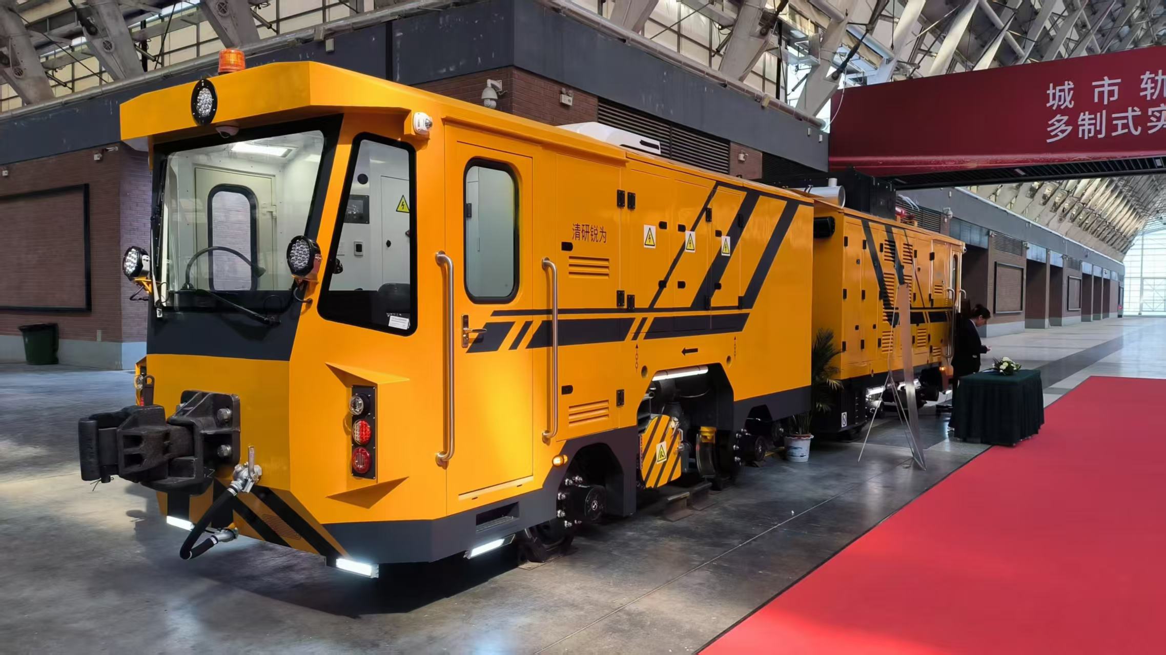 FGM系列钢轨铣磨车